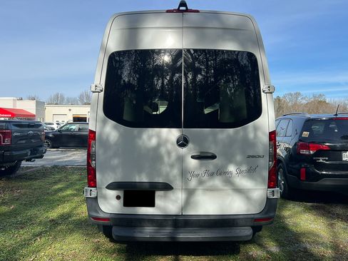 Used 2020 Mercedes-Benz Sprinter 2500 image 4