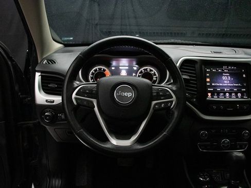 Used 2016 Jeep Cherokee Trailhawk w/ Comfort/Convenience Group image 23