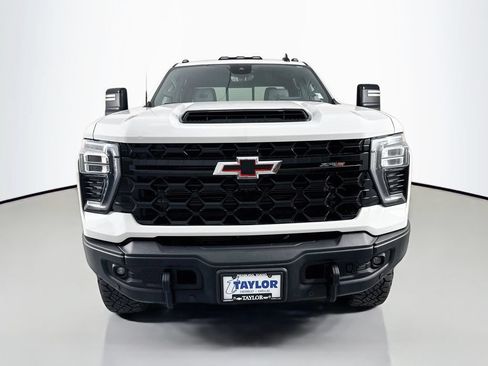 Used 2025 Chevrolet Silverado 2500 ZR2 w/ ZR2 Bison Edition AWD/4WD image 2