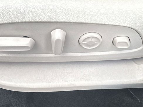 Certified 2023 Buick Enclave Avenir w/ Avenir Technology Package image 33