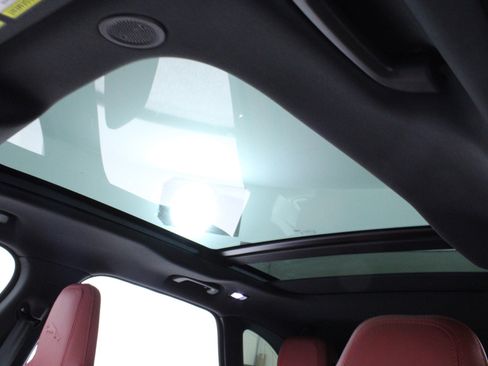 New 2025 Jaguar F-PACE R-Dynamic S image 23