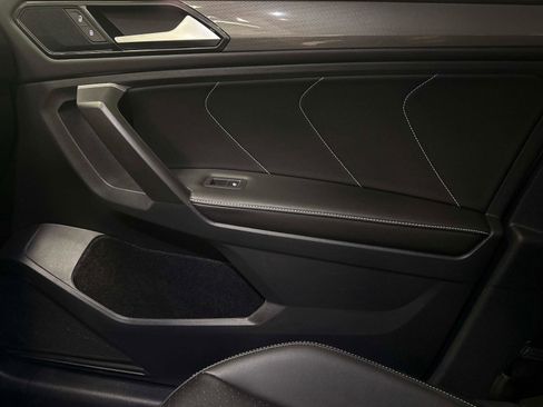 Certified 2024 Volkswagen Tiguan SE image 22