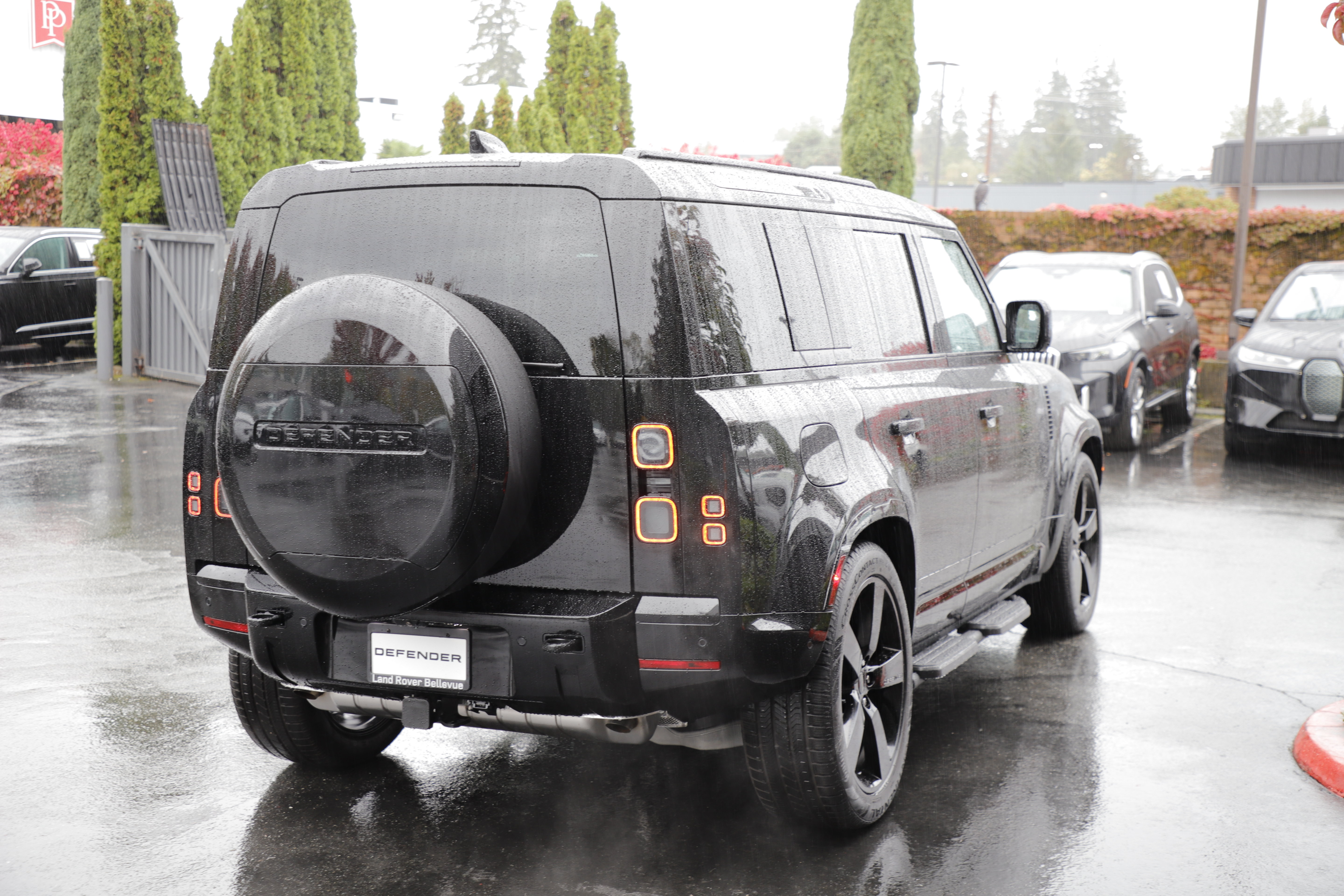 New 2026 Land Rover Defender 110 X-Dynamic SE AWD/4WD image 6