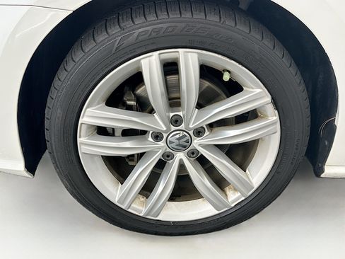Used 2019 Volkswagen Passat 2.0T Wolfsburg w/ Wheels & Sunroof Package FWD image 11