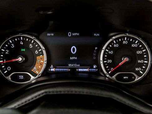 Used 2022 Jeep Renegade Altitude AWD/4WD image 18