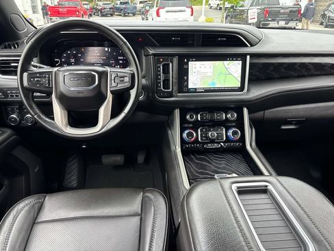 Used 2023 GMC Yukon XL Denali AWD/4WD image 12