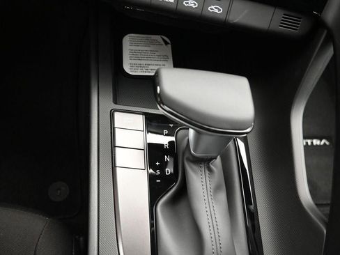 New 2026 Hyundai Elantra Sport FWD image 18