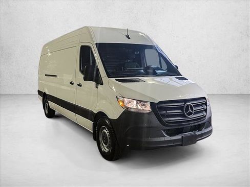 Used 2025 Mercedes-Benz Sprinter 2500 image 3