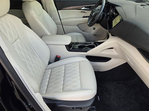 Used 2023 Buick Envision Avenir image 13