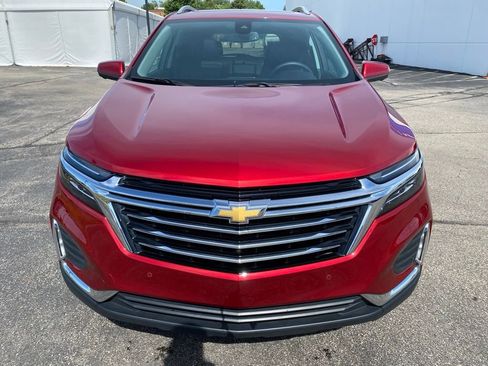 Used 2023 Chevrolet Equinox Premier AWD/4WD image 2