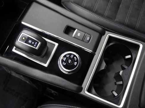 Used 2024 Mitsubishi Outlander SE image 32