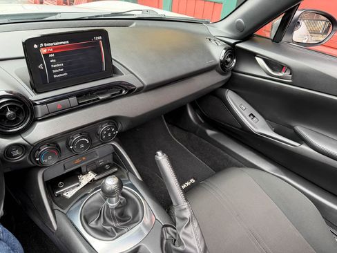 Used 2020 MAZDA MX-5 Miata Sport image 24