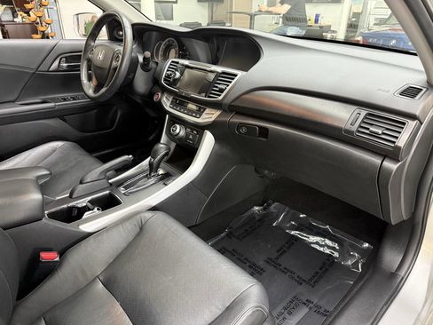 Used 2015 Honda Accord EX-L image 18