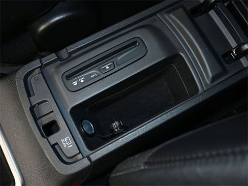 Used 2018 Jeep Grand Cherokee Altitude image 19