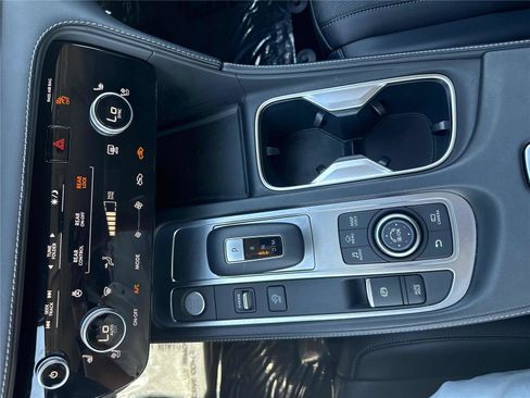 Certified 2025 INFINITI QX60 Luxe AWD/4WD image 23