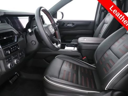 Used 2025 GMC Yukon AT4 Ultimate AWD/4WD image 17