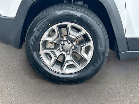 Used 2019 Jeep Cherokee Trailhawk w/ Cold Weather Group AWD/4WD image 41