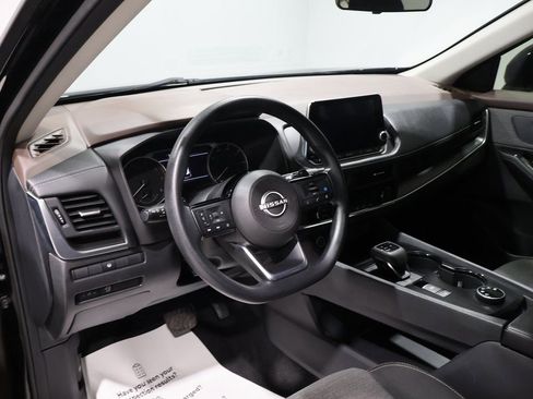 Used 2023 Nissan Rogue SV image 15