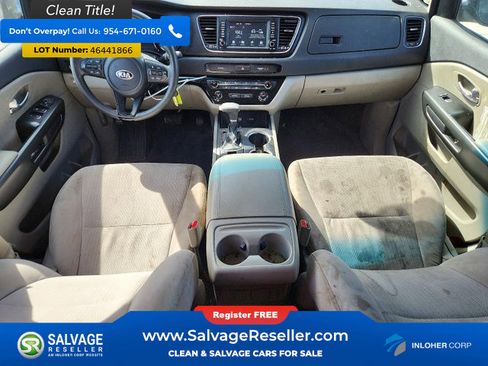 Used 2020 Kia Sedona LX image 11