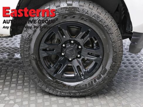 Used 2021 Toyota Tacoma SR AWD/4WD image 31