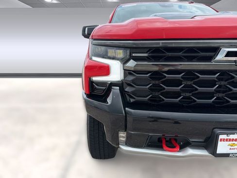 Used 2022 Chevrolet Silverado 1500 ZR2 w/ Technology Package image 7