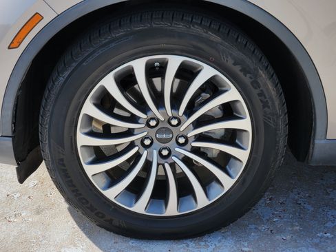 Used 2020 Lincoln Aviator Reserve w/ Equipment Group 201A RWD image 13