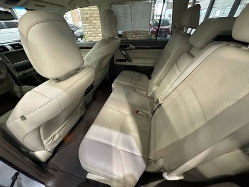 Used 2018 Lexus GX 460 Premium w/ Premium Package image 15