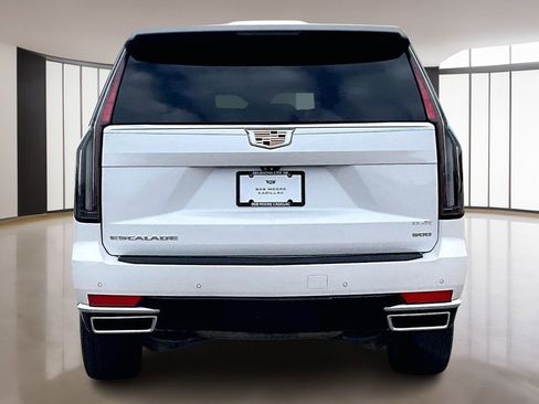 Used 2024 Cadillac Escalade ESV Premium Luxury AWD/4WD image 4