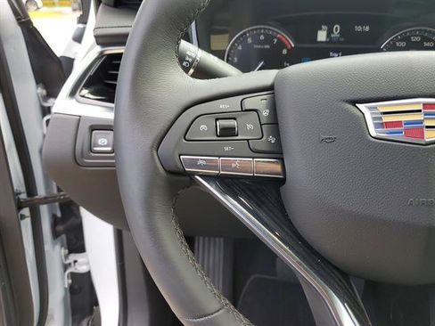 Certified 2025 Cadillac XT6 Premium Luxury FWD image 50