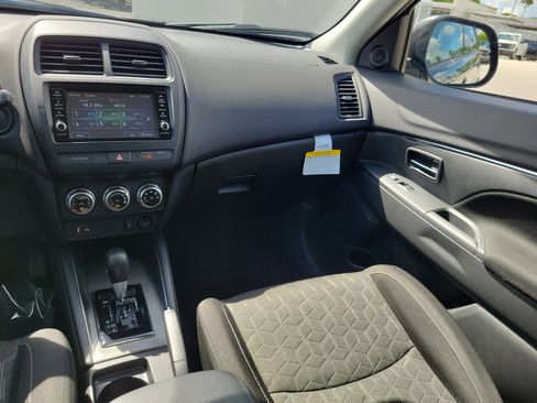Used 2025 Mitsubishi Outlander Sport ES AWD/4WD image 17