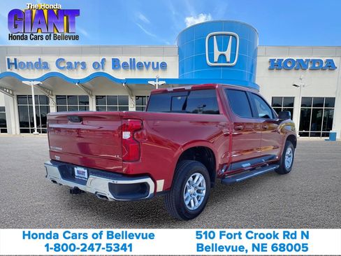 Used 2022 Chevrolet Silverado 1500 LT w/ Z71 Off-Road Package AWD/4WD image 7