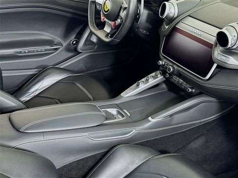 Used 2019 Ferrari GTC4Lusso T image 31