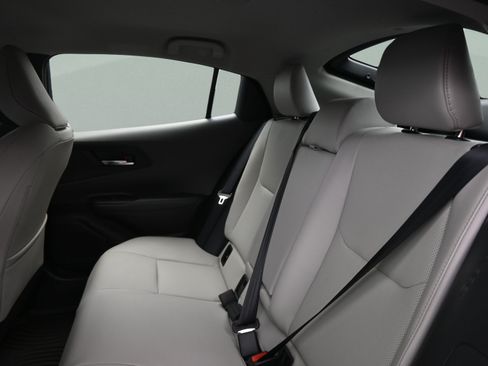 Used 2024 Toyota Prius XLE FWD image 34