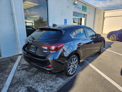 Used 2018 MAZDA MAZDA3 Grand Touring FWD image 5
