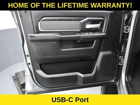 Used 2022 RAM 2500 Big Horn w/ Night Edition image 11