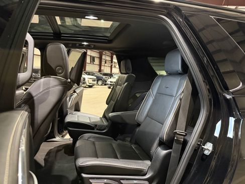 Used 2023 Cadillac Escalade Sport AWD/4WD image 18