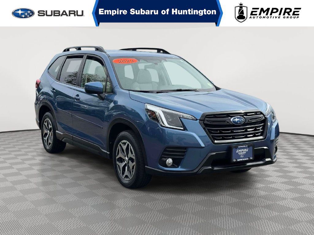 Used 2023 Subaru Forester Premium AWD/4WD image 1
