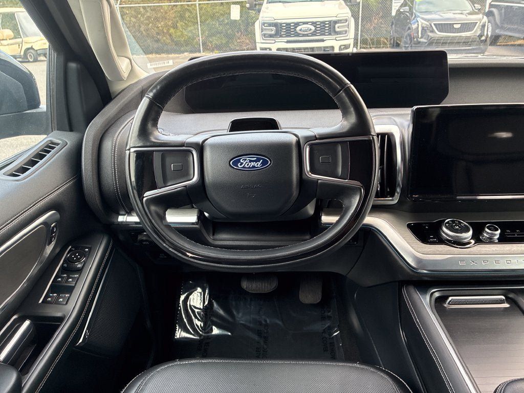 Used 2025 Ford Expedition Max Platinum AWD/4WD image 17