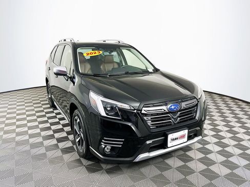 Used 2023 Subaru Forester Touring image 2