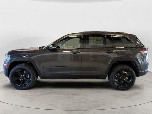 New 2026 Jeep Grand Cherokee Limited w/ Limited Altitude Package AWD/4WD image 2