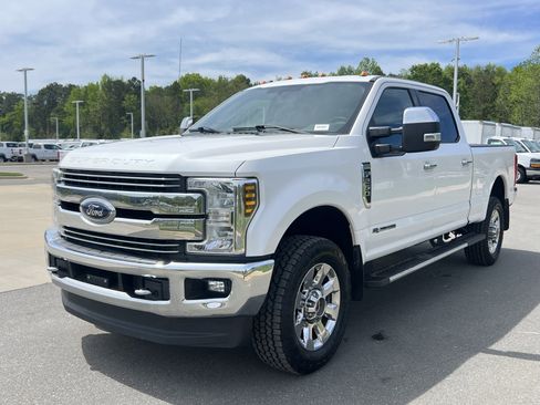 Used 2018 Ford F250 Lariat AWD/4WD image 5