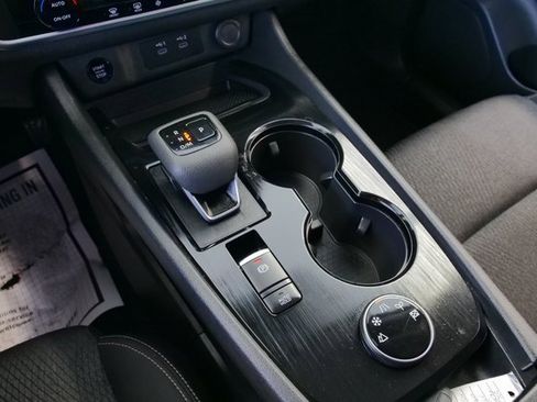 Used 2025 Nissan Rogue SV image 22