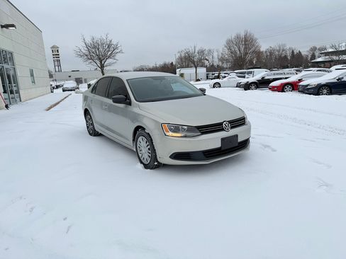 Used 2012 Volkswagen Jetta S image 3