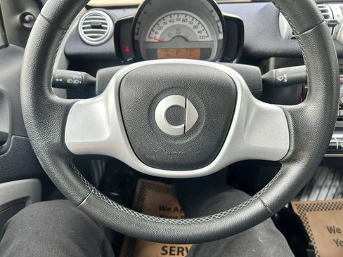 Used 2014 smart fortwo pure RWD image 16