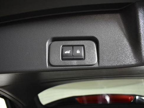 Certified 2025 Nissan Rogue SL AWD/4WD image 32