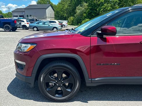 Used 2021 Jeep Compass Latitude w/ Sun and Sound Group AWD/4WD image 9
