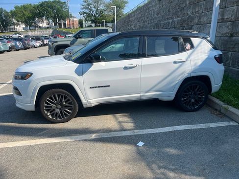 Used 2022 Jeep Compass High Altitude AWD/4WD image 3