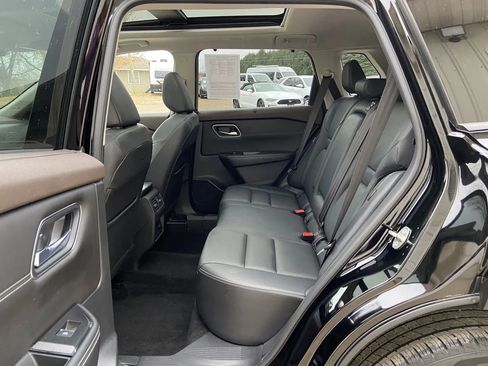 Used 2021 Nissan Rogue SL w/ Premium Package image 24