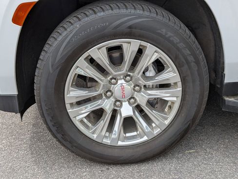 Used 2023 GMC Yukon Denali AWD/4WD image 10