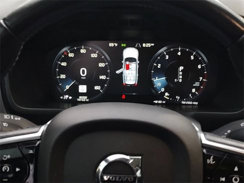 Used 2018 Volvo XC90 T6 Momentum w/ Momentum Plus Package image 15